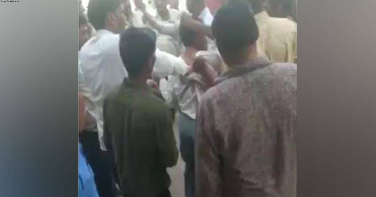 Madhya Pradesh: 8 nomadic tribe members attacked by locals on suspicion of being child lifters